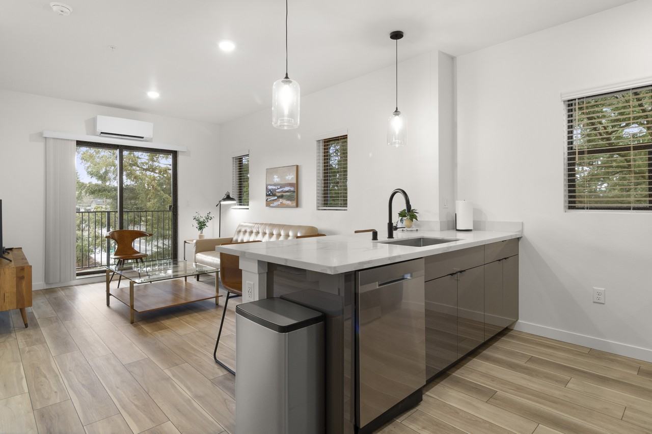 7721 The Meadowlark 7721 Dean St W - 201 #7721-201 - Photo 3 of 44