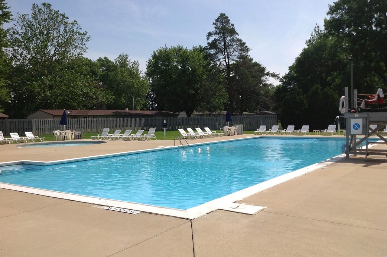 39023 Edwards Ct #39023 - Photo 4 of 10