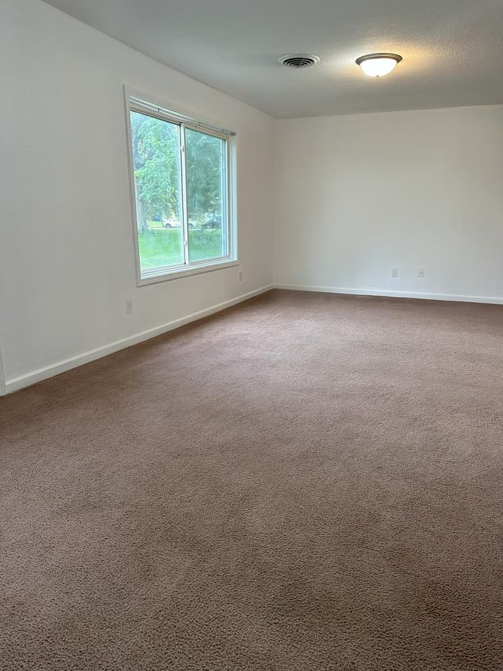 1005 N Lincoln St #1005 - Photo 3 of 19