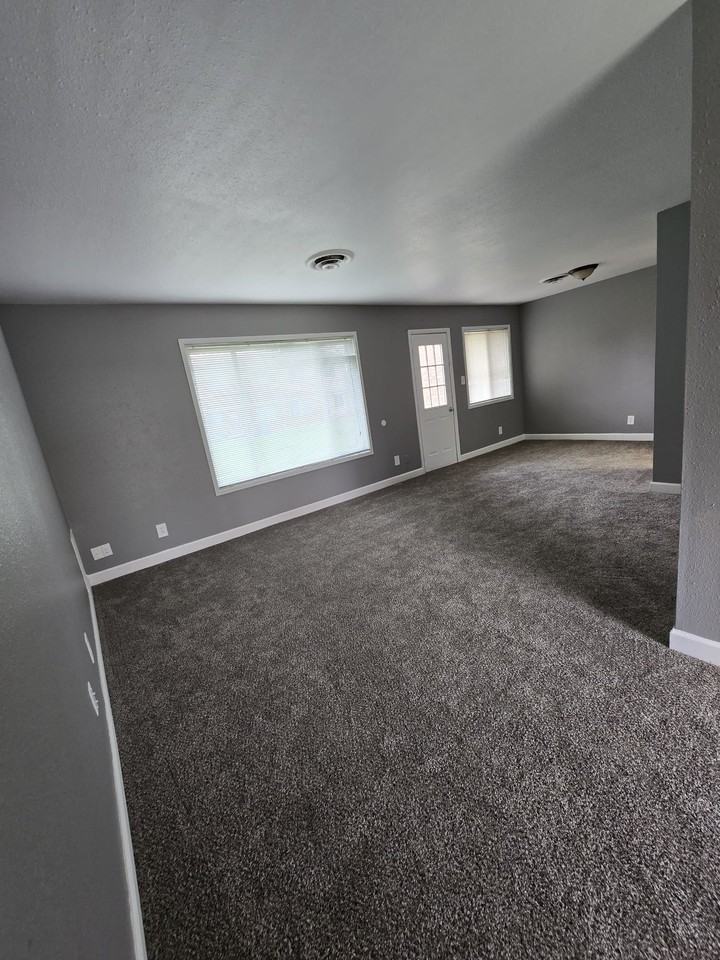 1703 S Lincoln St #1703 - Photo 2 of 17