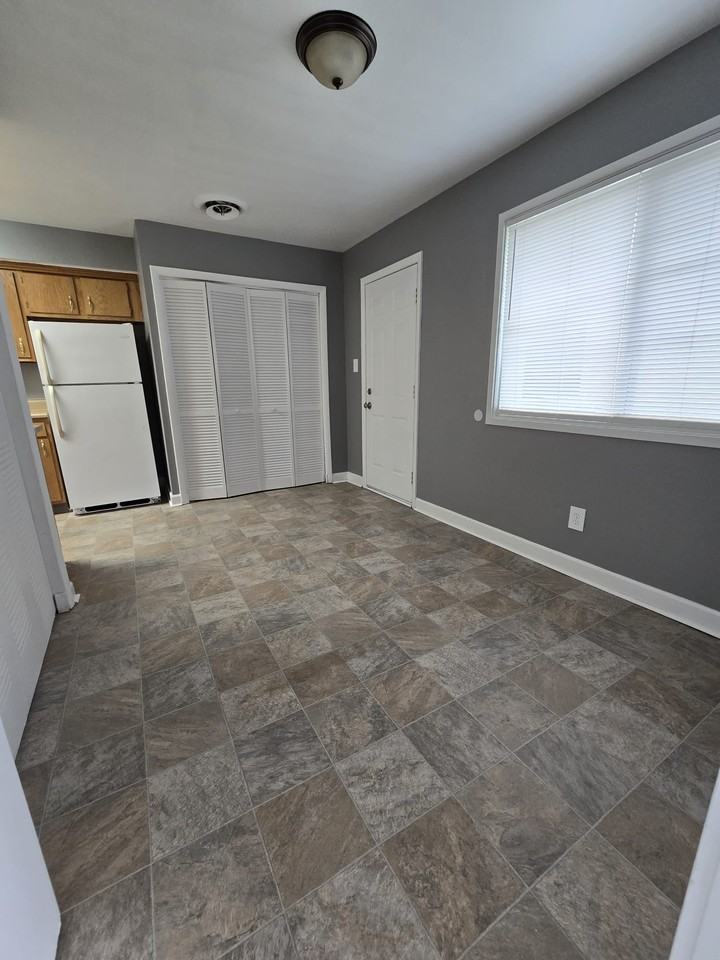 1703 S Lincoln St #1703 - Photo 3 of 17