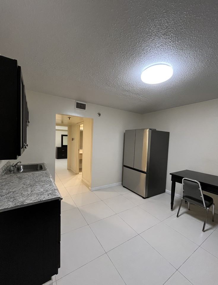 2705-2715 Cherry Road, Memphis , Tennessee, 38111 - 1343 #1343 - Photo 7 of 36