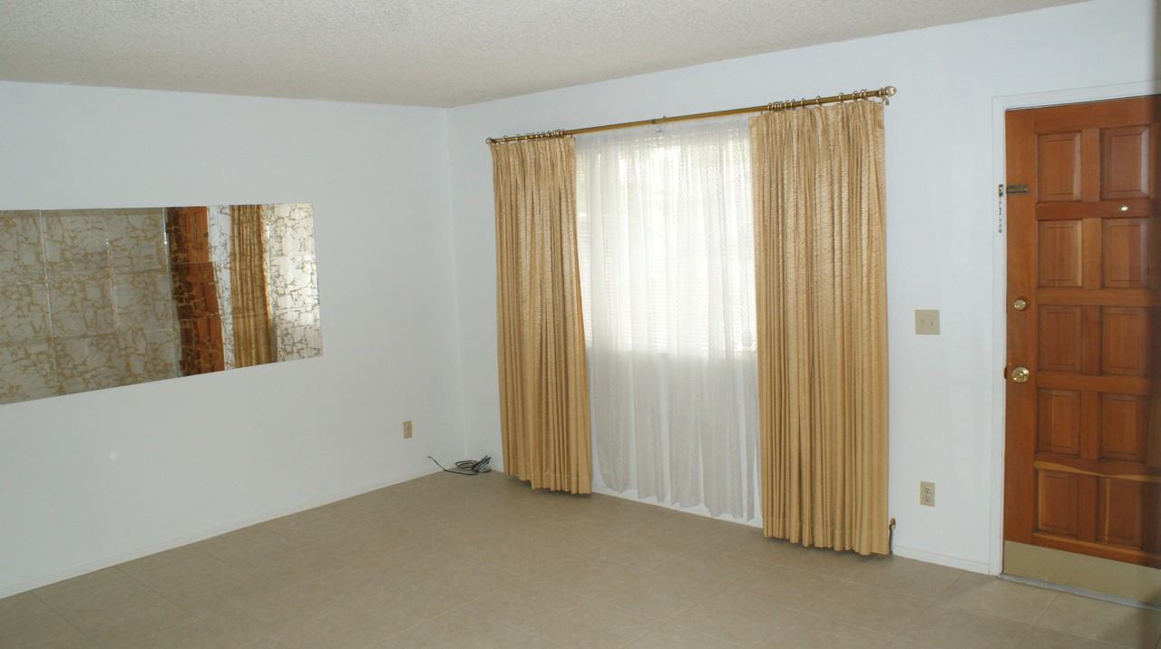 247 E 7th Dr #1 - Photo 2 of 6