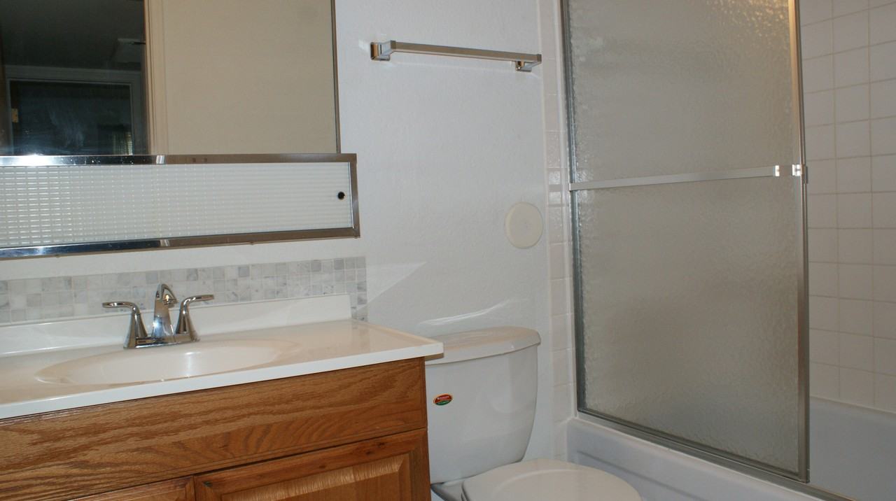 247 E 7th Dr #1 - Photo 5 of 6