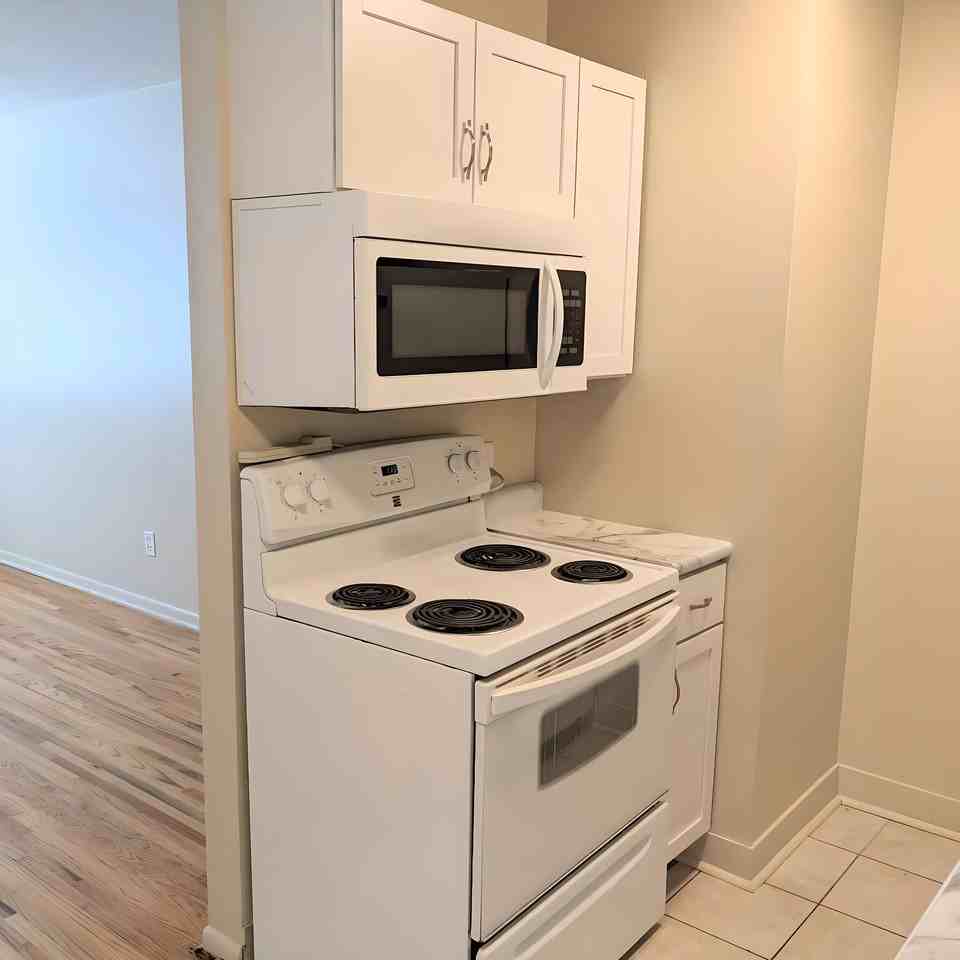 2140 Barclay St #2140-205 - Photo 5 of 22