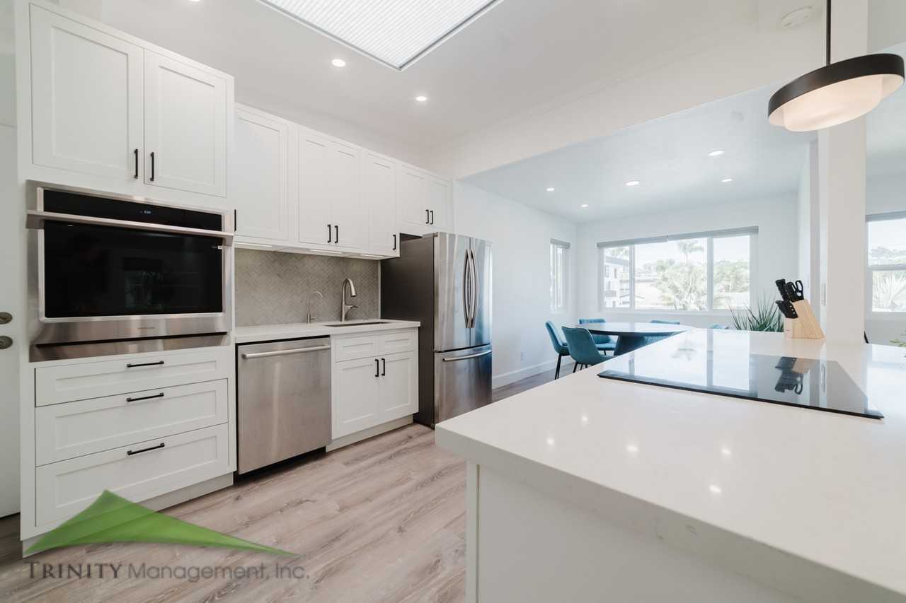 341 N Sierra Ave #1 - Photo 6 of 20