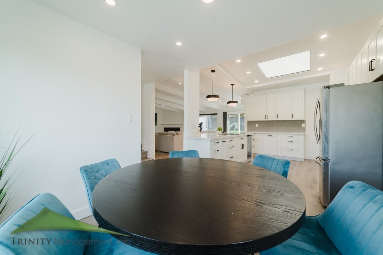 341 N Sierra Ave #1 - Photo 7 of 20