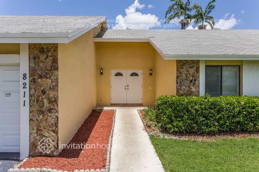 8211 Nw 53rd St - Photo 3 of 22