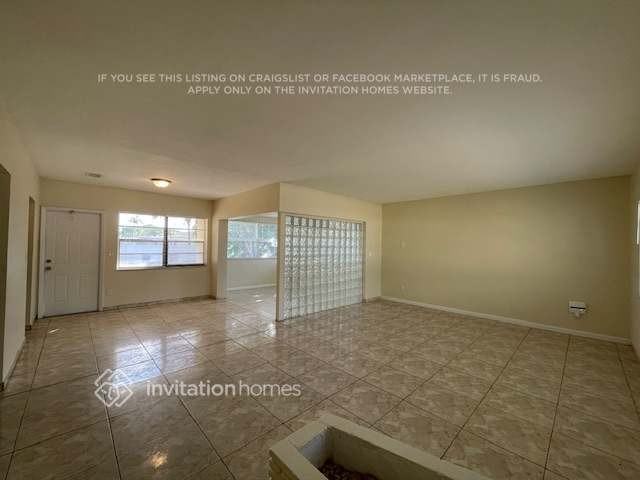 510 Ne 172nd St - Photo 2 of 17