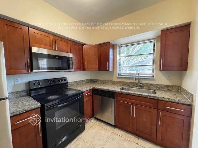 510 Ne 172nd St - Photo 7 of 17