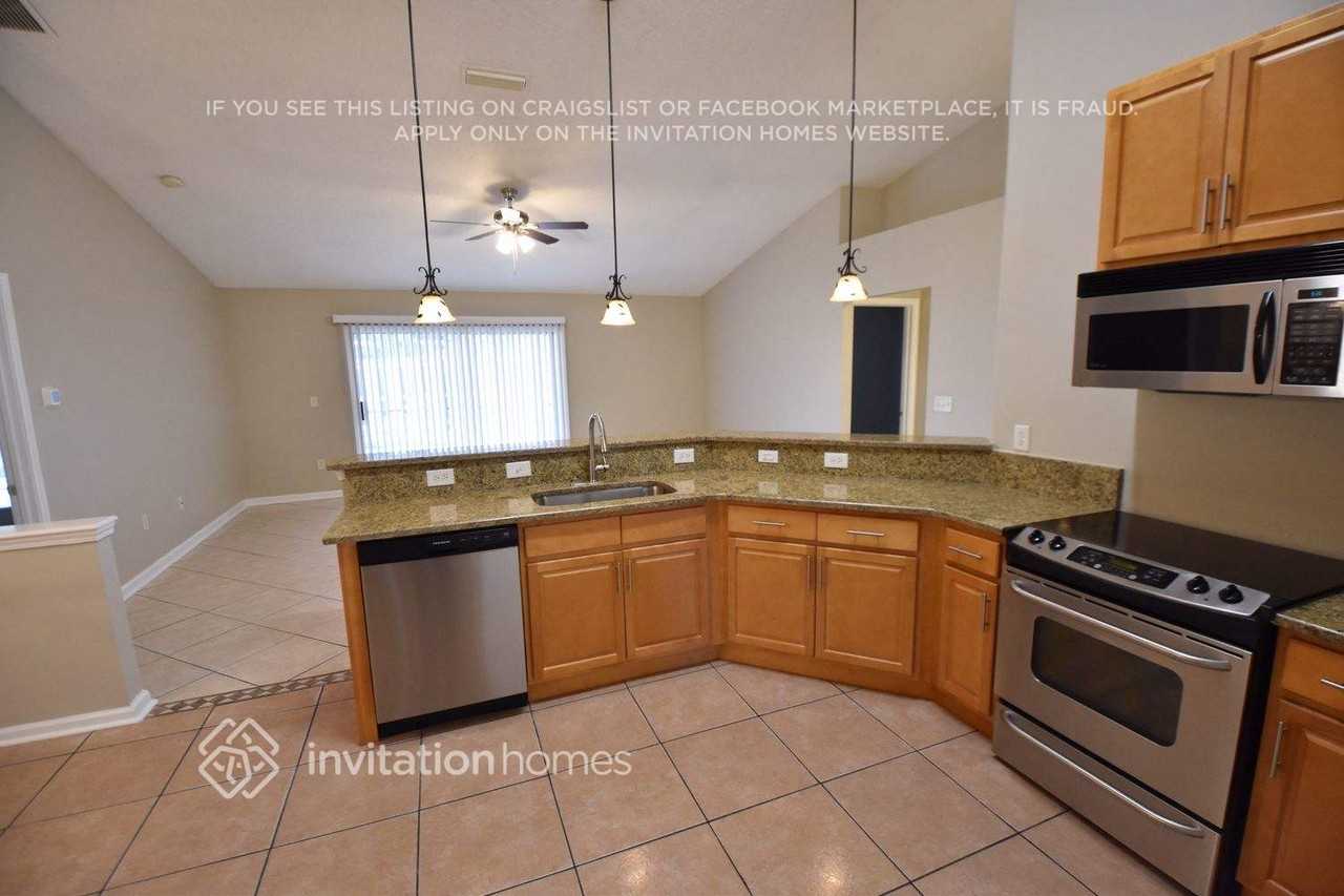 1335 Ardmore St - Photo 5 of 21