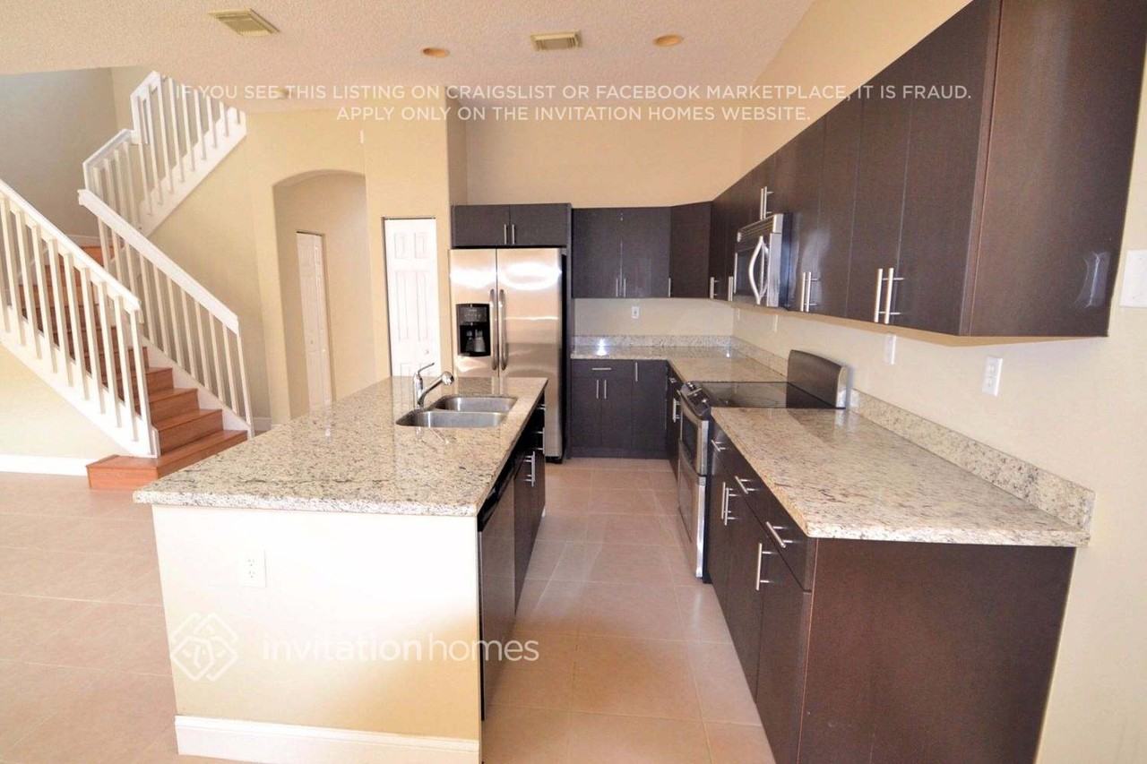 3728 Sw 50th Ct - Photo 3 of 13