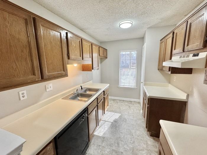 5528 Ginners Dr - Photo 6 of 21