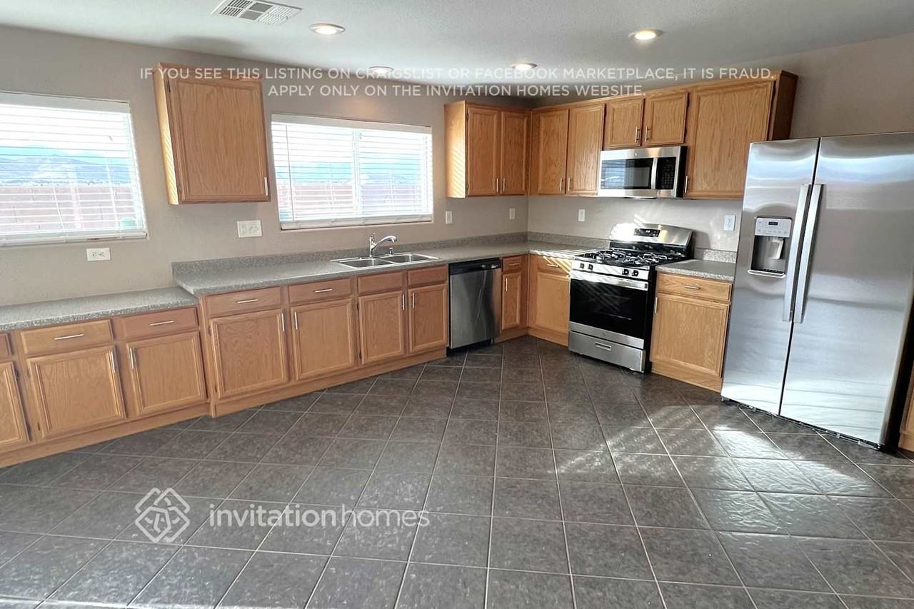 12045 Spice Tree St - Photo 2 of 6