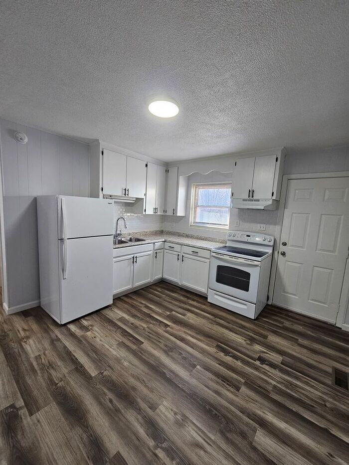 714 Saint James Church Rd #714 - Photo 5 of 10