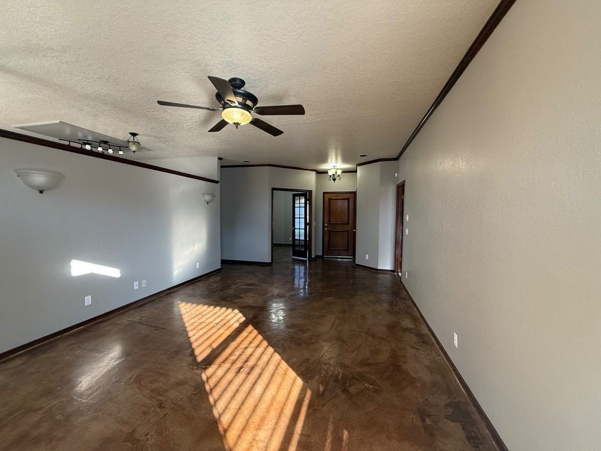 18509 Chestnut Oak Dr #1 - Photo 5 of 40