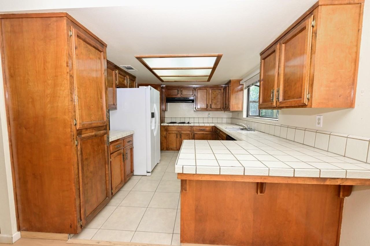 4718 E Alamos Ave #105 - Photo 5 of 13