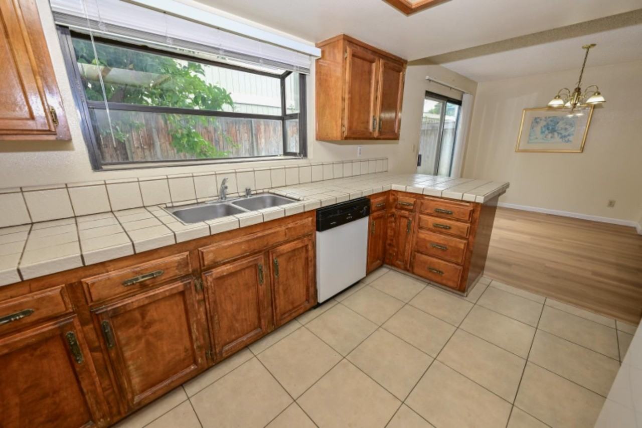 4718 E Alamos Ave #105 - Photo 7 of 13