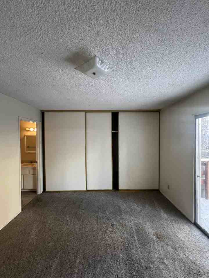 1109 Sierra Blvd #2 - Photo 5 of 19