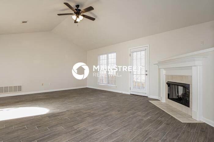 7495 Eleanor Cv - Photo 4 of 18