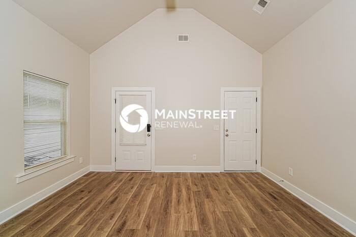 890 Maple Trce - Photo 3 of 17