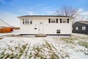 featured image of 4694 Palmetto St