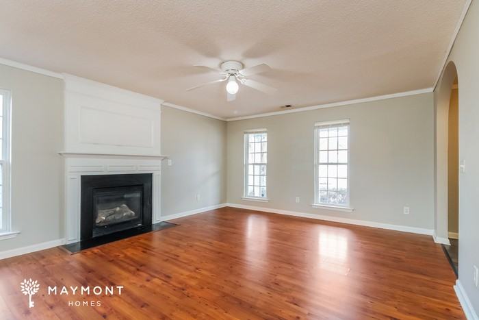 208 Whixley Ln - Photo 5 of 14