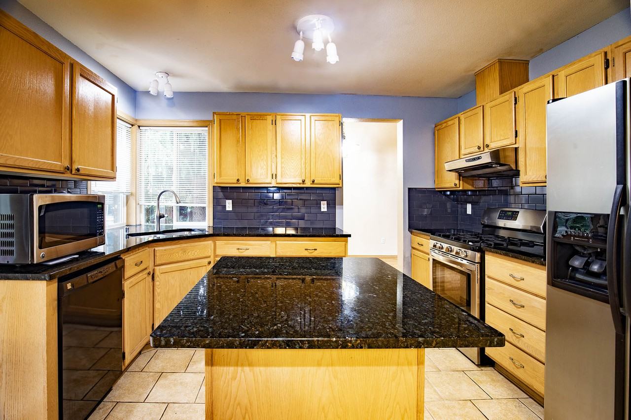 3229 S 302nd Pl #1 - Photo 5 of 18