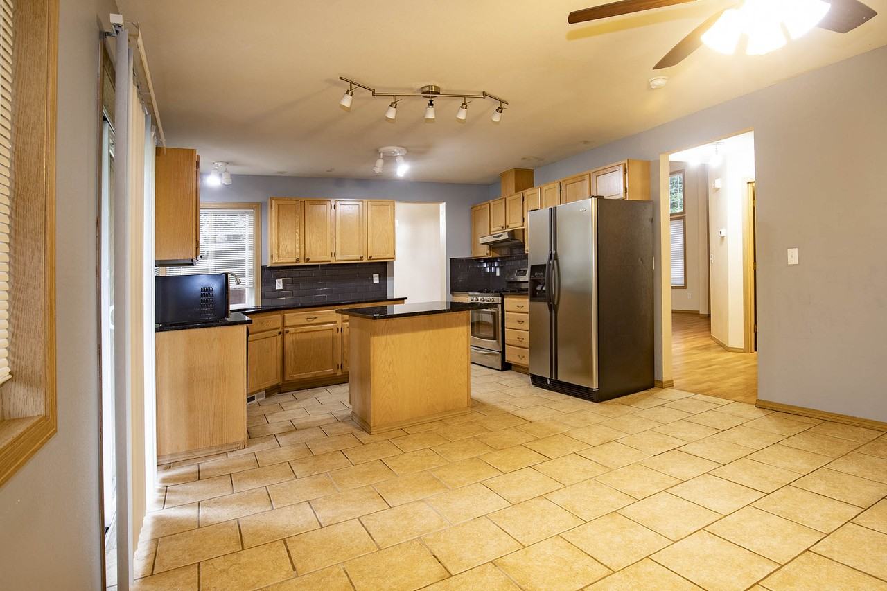 3229 S 302nd Pl #1 - Photo 7 of 18