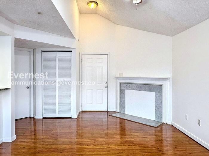 1011 Fallcrest Ct #202 - Photo 7 of 16