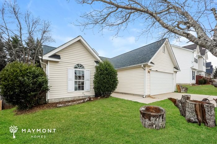 1045 Meadow Glen Cir - Photo 2 of 3