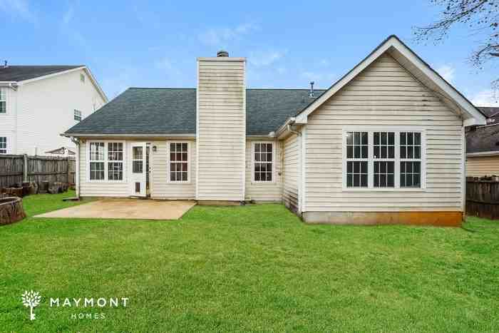 1045 Meadow Glen Cir - Photo 3 of 3