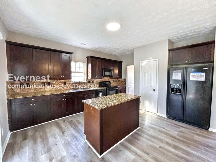 6793 Chestwood Ln - Photo 3 of 27