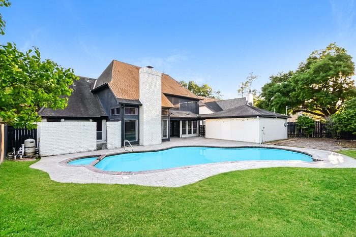 11818 Oakcroft Dr - Photo 3 of 25