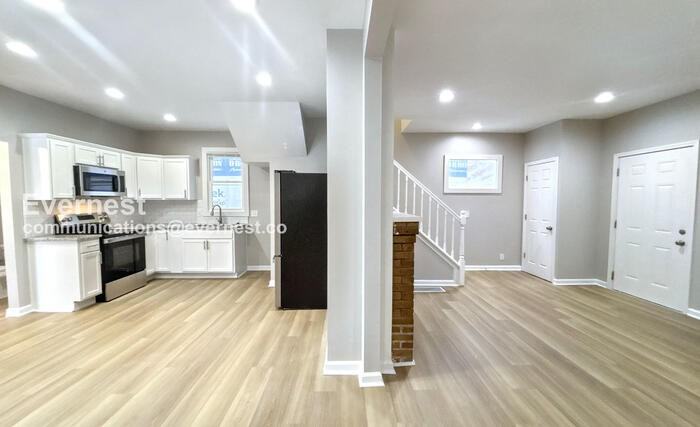 2430 Steele Ave - Photo 5 of 27