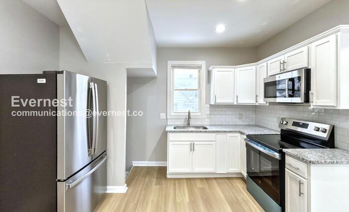 2432 Steele Ave - Photo 2 of 25