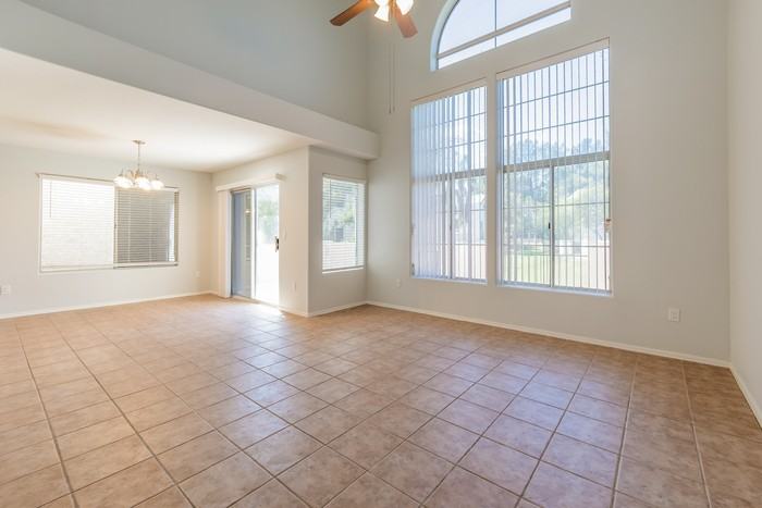 506 S Sunrise Dr - Photo 4 of 17