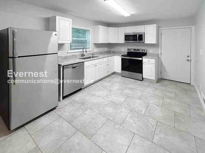 3400 Bonaire Dr - Photo 2 of 14