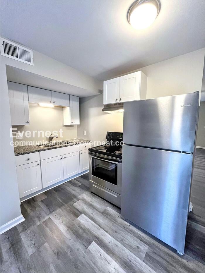 2315 Oak Ct - Photo 4 of 22