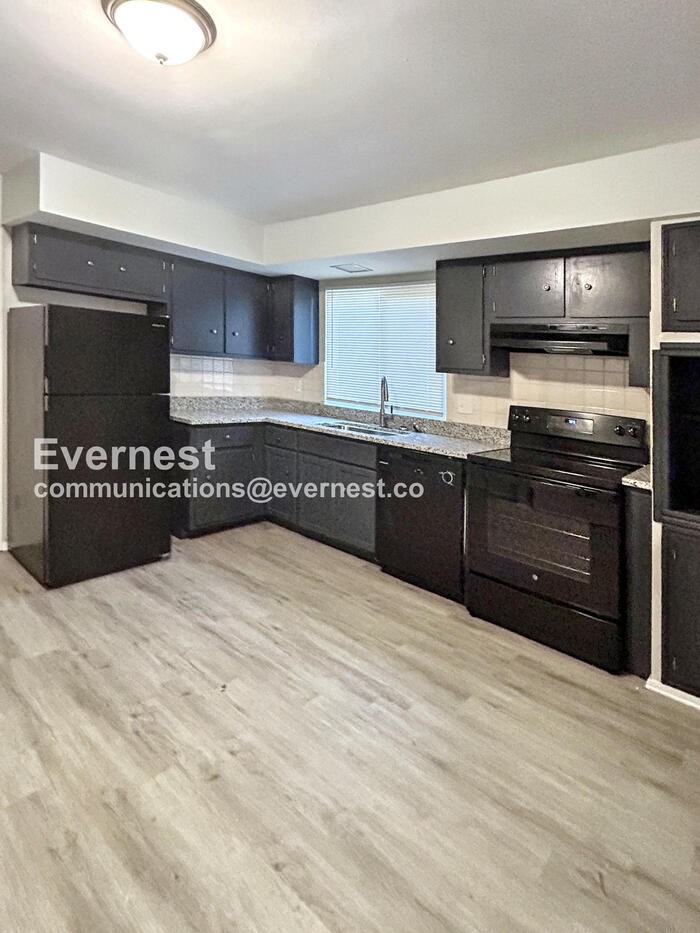 12465 Shoreside Dr - Photo 2 of 29