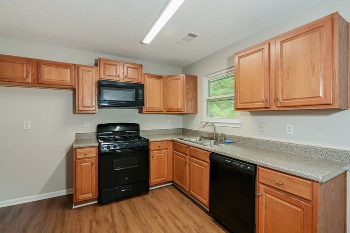 1997 Cutters Mill Way - Photo 5 of 14