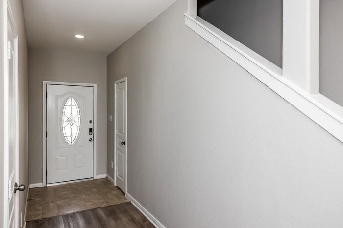 5203 Bay Ln - Photo 5 of 22