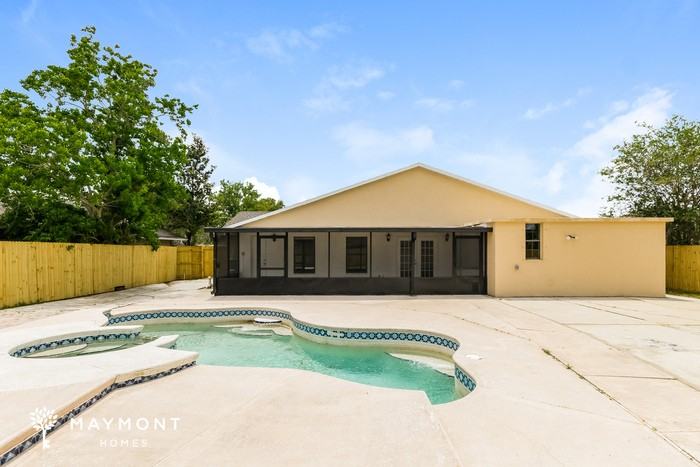 621 Deauville Ct - Photo 4 of 12