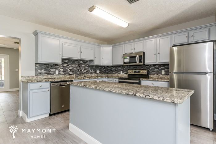 621 Deauville Ct - Photo 7 of 12