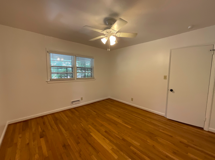 911 Lindbergh Dr Ne - Photo 7 of 12