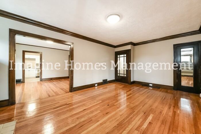 1537 Hopkins Ave - Photo 5 of 18