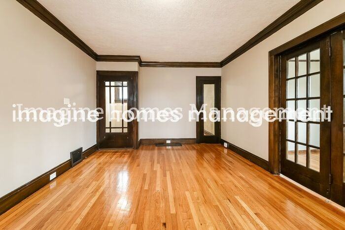 1537 Hopkins Ave - Photo 6 of 18