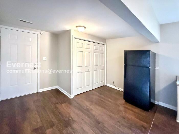 318 Oregon St - Photo 3 of 22