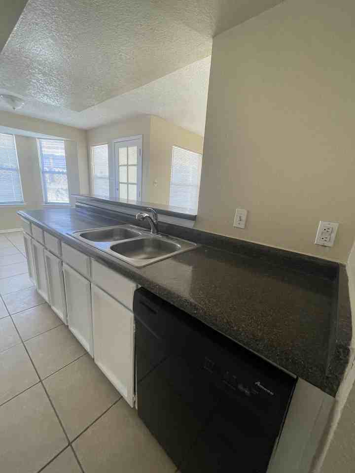 13928 Pete La Rue Cir #1 - Photo 5 of 35