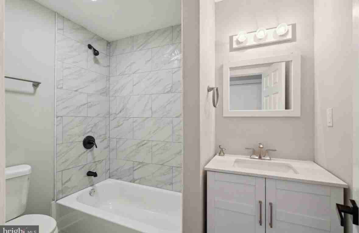 2144 S 20th St #1 - Photo 3 of 10